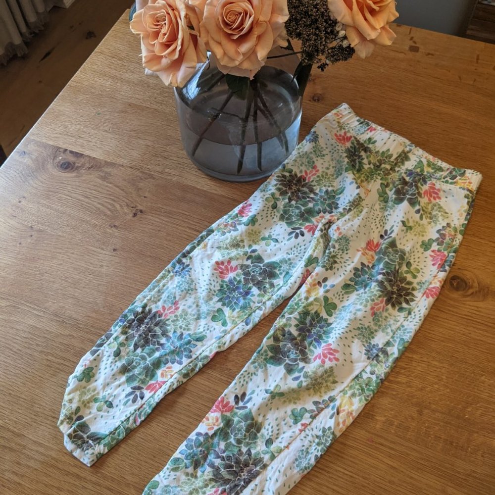 Gorgeous lightweight summer pants girl